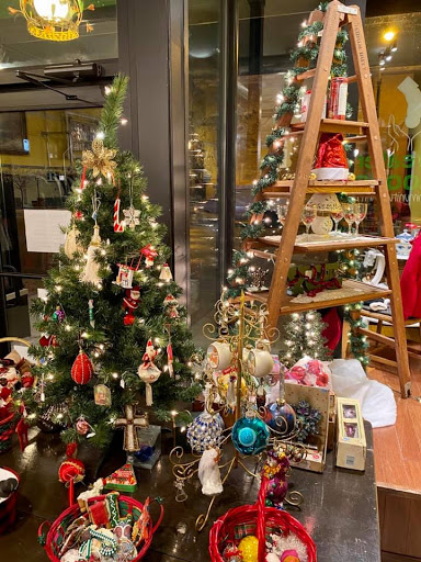 Thrift Store «Thrift & Thrive», reviews and photos, 6025 W Irving Park Rd, Chicago, IL 60634, USA