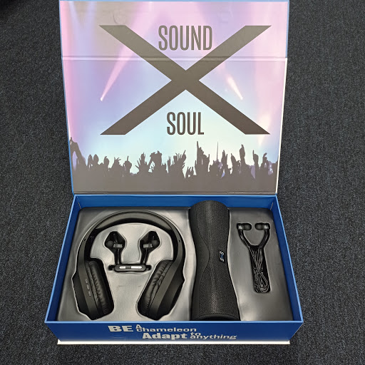 Electronics Repair Shop «Fixtronics - Cell Phone & Electronics Repair», reviews and photos, 1908 E Belt Line Rd, Carrollton, TX 75006, USA