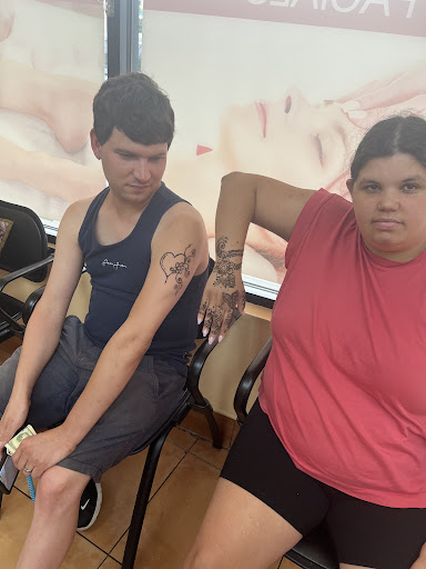 Beauty Salon «Aaina Beauty Salon», reviews and photos, 337 S Broadway, Hicksville, NY 11801, USA