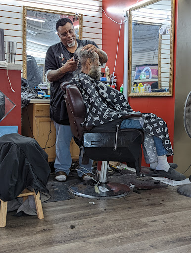 Barber Shop «Beechmont Barber Shop & Salon», reviews and photos, 390 Beechmont Dr, Newport News, VA 23608, USA