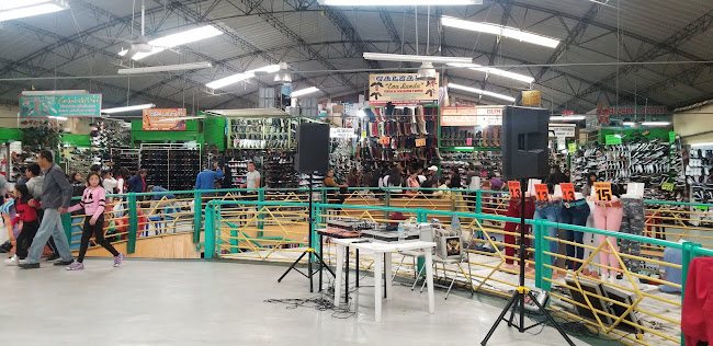 Opiniones de Centro Comercial de Mayoristas y Negocios Andinos en Quito - Centro comercial