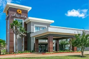 La Quinta Inn & Suites by Wyndham Jacksonville TX image