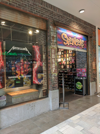 SPENCER GIFTS, 2901 S Capital of Texas Hwy, Austin, TX 78746, USA, 