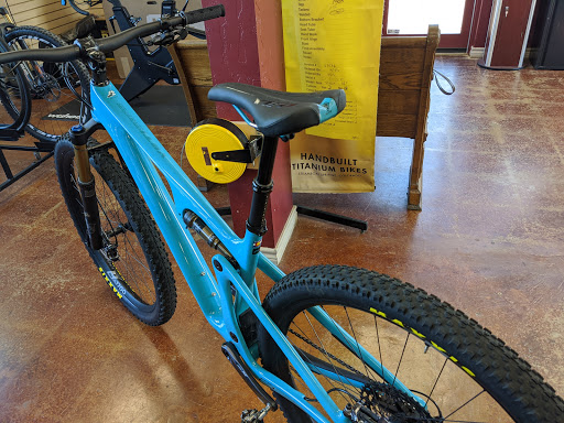 Bicycle Repair Shop «Mad Duck Cycling Shop», reviews and photos, 721 E Northwest Hwy, Grapevine, TX 76051, USA