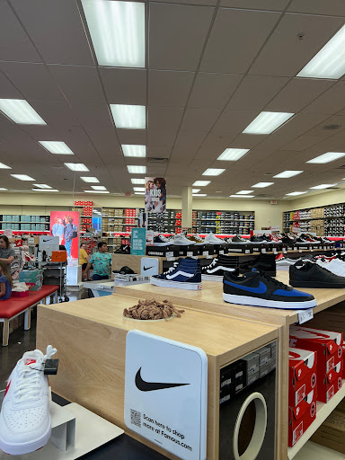 Shoe Store «Famous Footwear», reviews and photos, 1453 W Interstate 240 Service Rd, Oklahoma City, OK 73159, USA