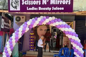 Scissors N'Mirrors Ladies Beauty Saloon image