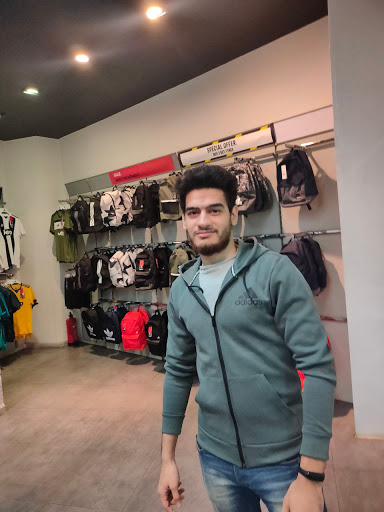 Adidas Outlet Faisal