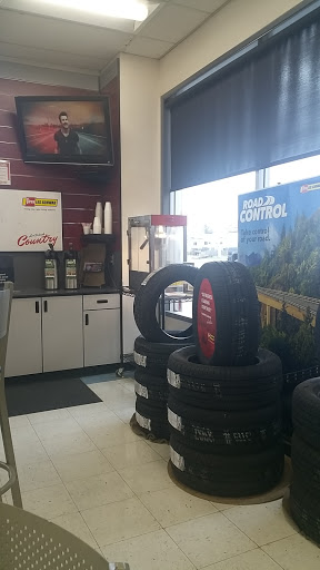 Tire Shop «Les Schwab Tire Center», reviews and photos, 222 W 1st Ave, Junction City, OR 97448, USA