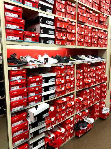 Shoe Store «Famous Footwear», reviews and photos, 40-24 College Point Blvd, Flushing, NY 11354, USA