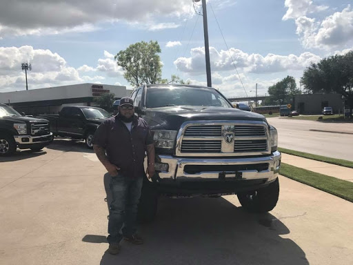 Used Car Dealer «Lone Star Car & Truck», reviews and photos, 1912 Old Denton Rd, Carrollton, TX 75006, USA
