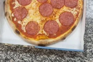 Pizzaexpress LaPiazza image