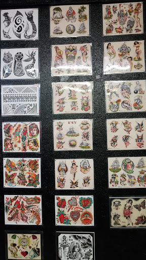 Tattoo Shop «Holey Moley Tattoos & Body Piercings», reviews and photos, 7140 49th St N, Pinellas Park, FL 33781, USA