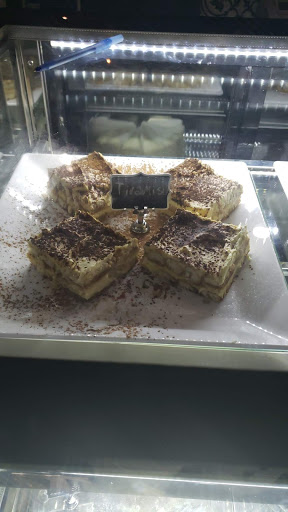Little Tonis Restaurant image