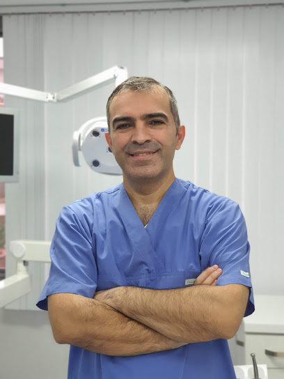 Prof. Dr. Ayberk ALTUĞ Alsancak Ağız, Diş ve Çene Cerrahisi Uzmanı, İzmir İmplant Diş, Cerrahi 20 Yaş Diş Çekimi,