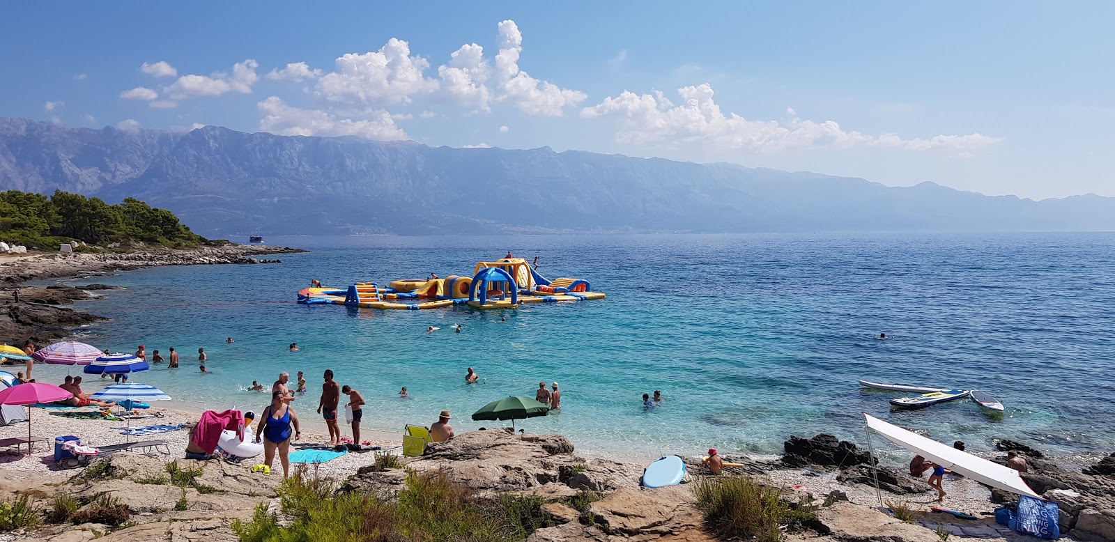 Photo de Sumartin beach avec un niveau de propreté de partiellement propre