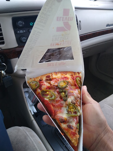 Convenience Store «7-Eleven», reviews and photos, 893 N Pacific Hwy, Woodburn, OR 97071, USA