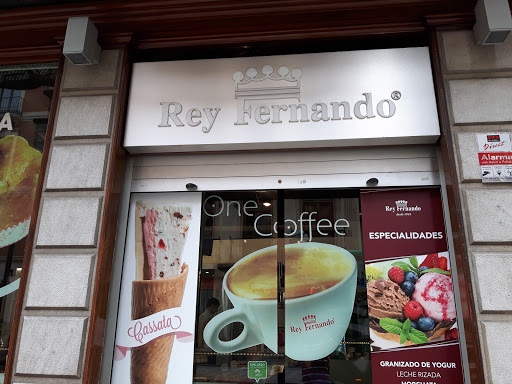 Cafetería Rey Fernando - (Piononos, Pastelería, Heladería)