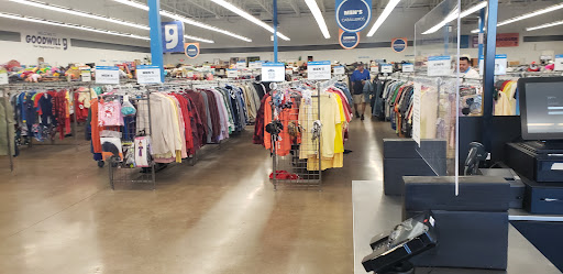 Thrift Store «7th & Bell Goodwill Retail Store & Donation Center», reviews and photos, 17037 N 7th Ave, Phoenix, AZ 85023, USA