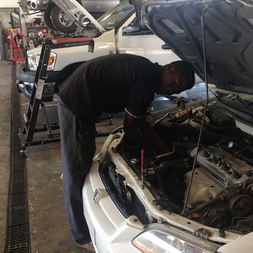 Auto Repair Shop «Gary Johnston Truck and Auto Repair Inc.», reviews and photos, 7602 E 42nd Pl, Tulsa, OK 74145, USA