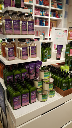 Beauty Supply Store «Bath & Body Works», reviews and photos, 275 Pavilion Pkwy, Fayetteville, GA 30214, USA