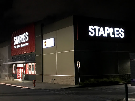 Office Supply Store «Staples», reviews and photos, 2080 W Empire Ave, Burbank, CA 91504, USA
