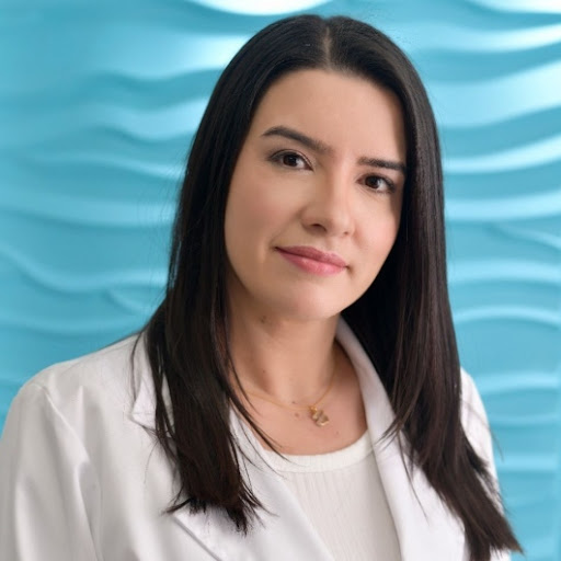 Dra. Alejandra Zuluaga, Dermatólogo