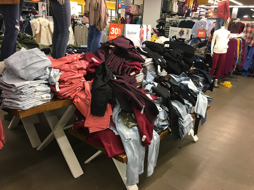 Clothing Store «Old Navy», reviews and photos, 8 Allstate Rd, Boston, MA 02125, USA