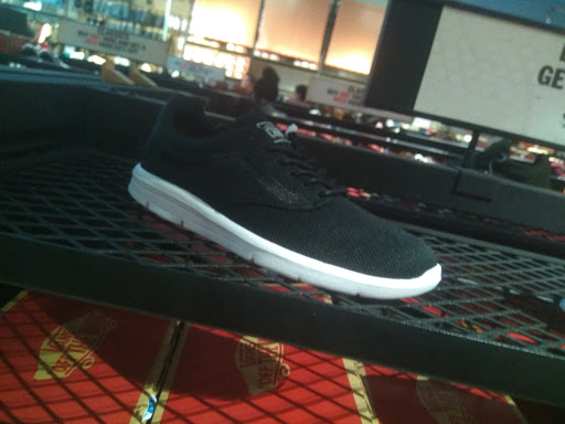 Shoe Store «Vans», reviews and photos, 13000 Folsom Blvd #403, Folsom, CA 95630, USA