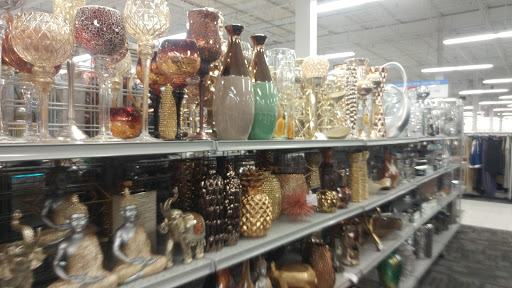 Shopping Mall «One Hundred Oaks Mall», reviews and photos, 719 Thompson Ln, Nashville, TN 37204, USA