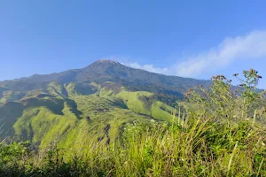 Gunung Pundak ꦒꦸꦤꦸꦁꦥꦸꦤ꧀ꦝꦏ꧀ image