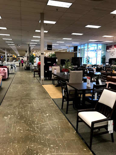 Furniture Store «The Dump Furniture Outlet», reviews and photos, 801 N Military Hwy, Norfolk, VA 23502, USA