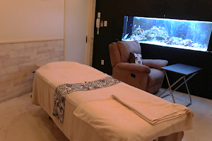 Relaxation and Esthetic salon "You Umi" NAHA OKINAWA｜Facal,Body,aesthetic,oil massage,lymph massage, image