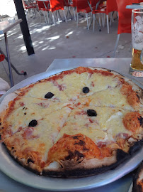 Pizza du Restaurant-Pizzeria Le Colombier à Le Revest-les-Eaux - n°15