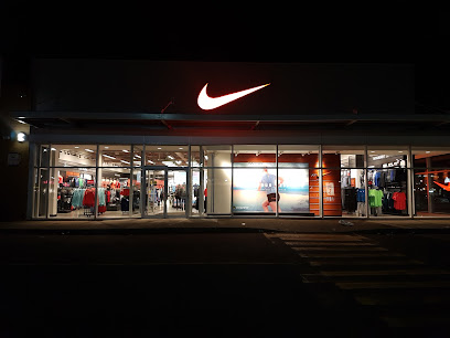Nike Factory Store - 1007-B6, Rue Du Marché Central, Montreal, Quebec H4N  1J8 - (514) 382-0389 - near me