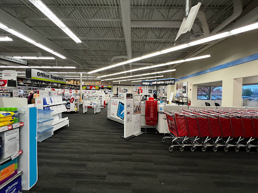 Office Supply Store «Staples», reviews and photos, 1509 Waukegan Rd, Glenview, IL 60025, USA