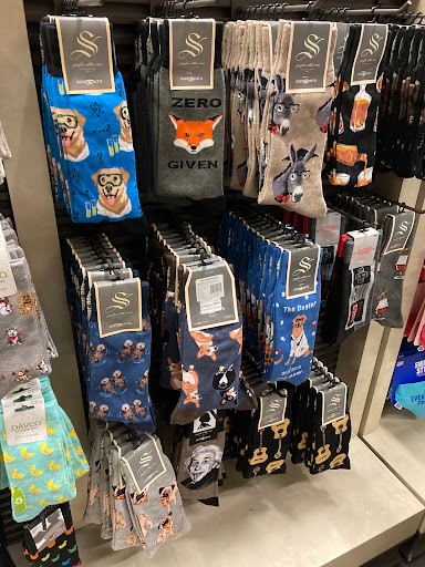 Shoe Store «DSW Designer Shoe Warehouse», reviews and photos, 17158 Redmond Way, Redmond, WA 98052, USA