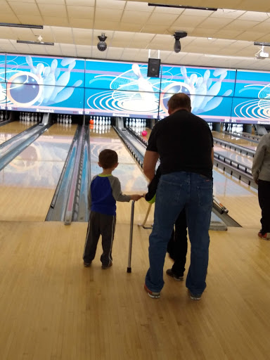 Bowling Alley «Blue Valley Lanes Inc», reviews and photos, 495 E Moorestown Rd, Wind Gap, PA 18091, USA