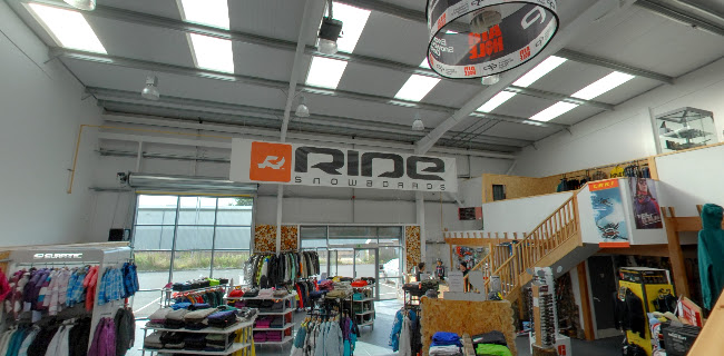 Snowfit & Revolutionz - Sporting goods store