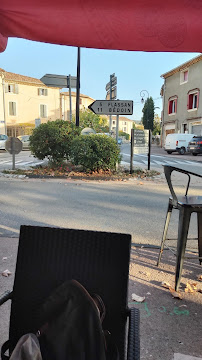Atmosphère du Cafe du Soleil (Cafe of the Sun) à Villes-sur-Auzon - n°3