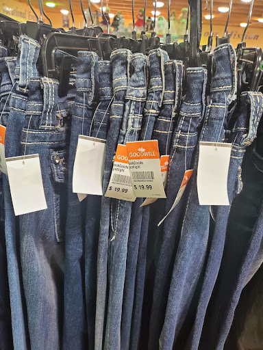 Thrift Store «Goodwill West Palm Beach/South Dixie Store & Donation Center», reviews and photos