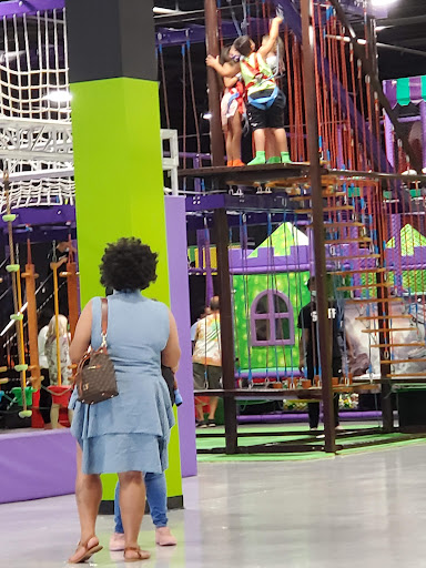 Shopping Mall «Putnam Place Shopping Center», reviews and photos, 1245 Dixwell Ave, Hamden, CT 06514, USA