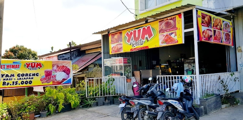 YUM Resto & Jalangkote - Kendari