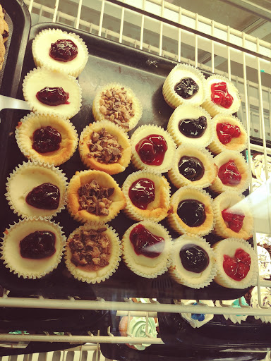 Bakery «Sweet Dream Desserts-Catering», reviews and photos, 1969 Dekalb Ave, Sycamore, IL 60178, USA