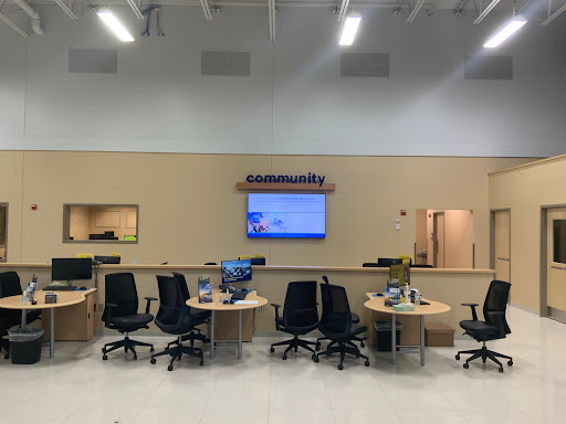 Used Car Dealer «CarMax», reviews and photos, 10221 E Kellogg Ave, Wichita, KS 67207, USA