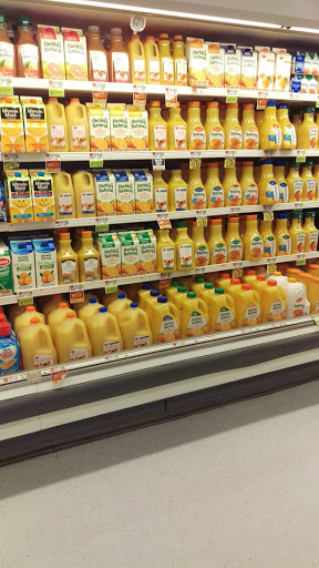 Grocery Store «Hannaford Supermarket», reviews and photos, 55 Meadow St, Clinton, NY 13323, USA