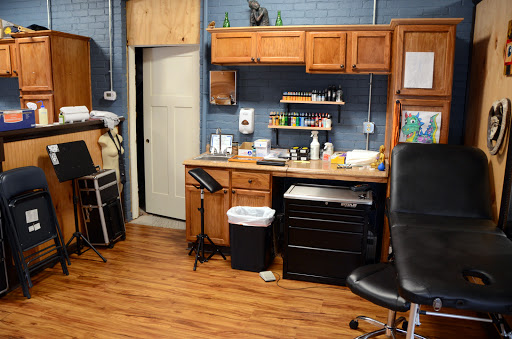 Tattoo and Piercing Shop «Bleed Blue Tattoo & Piercing», reviews and photos, 527 S Upper St, Lexington, KY 40508, USA