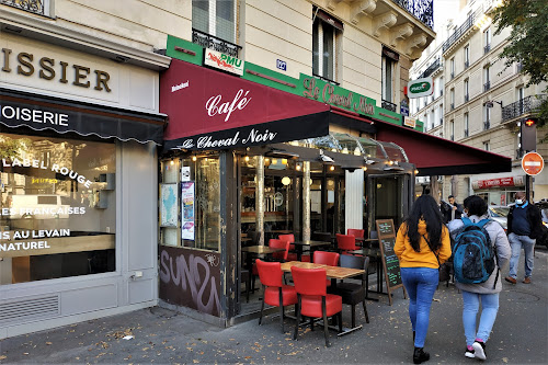 Le Cheval Noir à Paris