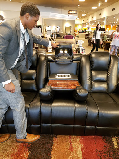 Furniture Store «Art Van Furniture - Warren - 8 Mile», reviews and photos, 13855 East 8 Mile Road, Warren, MI 48089, USA