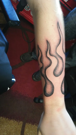 Tattoo Shop «Raining Ink», reviews and photos, 420 W 7th St, Columbia, TN 38401, USA