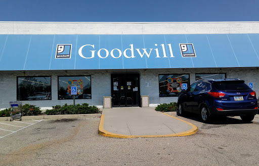 Beechmont Goodwill Store, 4051 Commercial Blvd, Cincinnati, OH 45245, USA, 